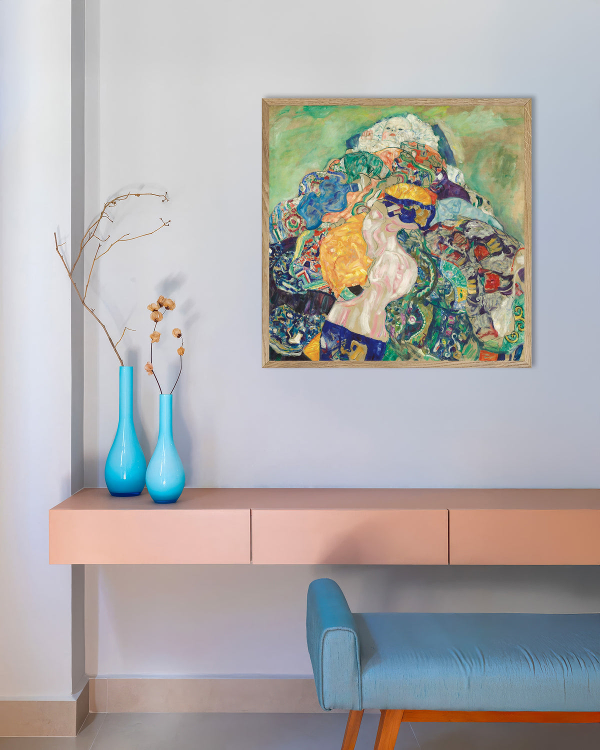 Poster Baby (Wieg) (1917–1918) van Gustav Klimt met naturel houten lijst