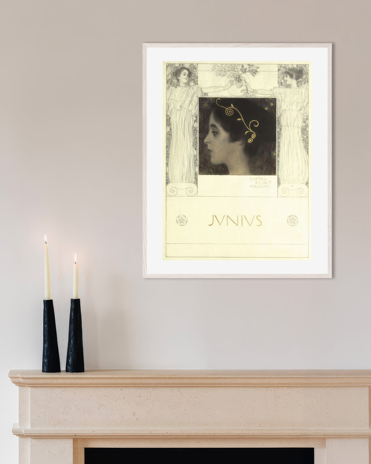 Poster Junius (1896) van Gustav Klimt met witte houten lijst