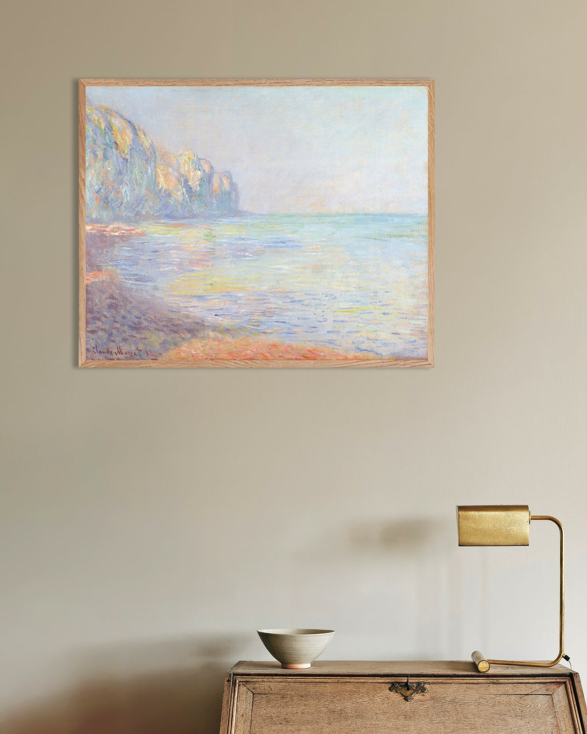 Poster Nevelige ochtend bij Pourville (1882) van Claude Monet met naturel houten lijst