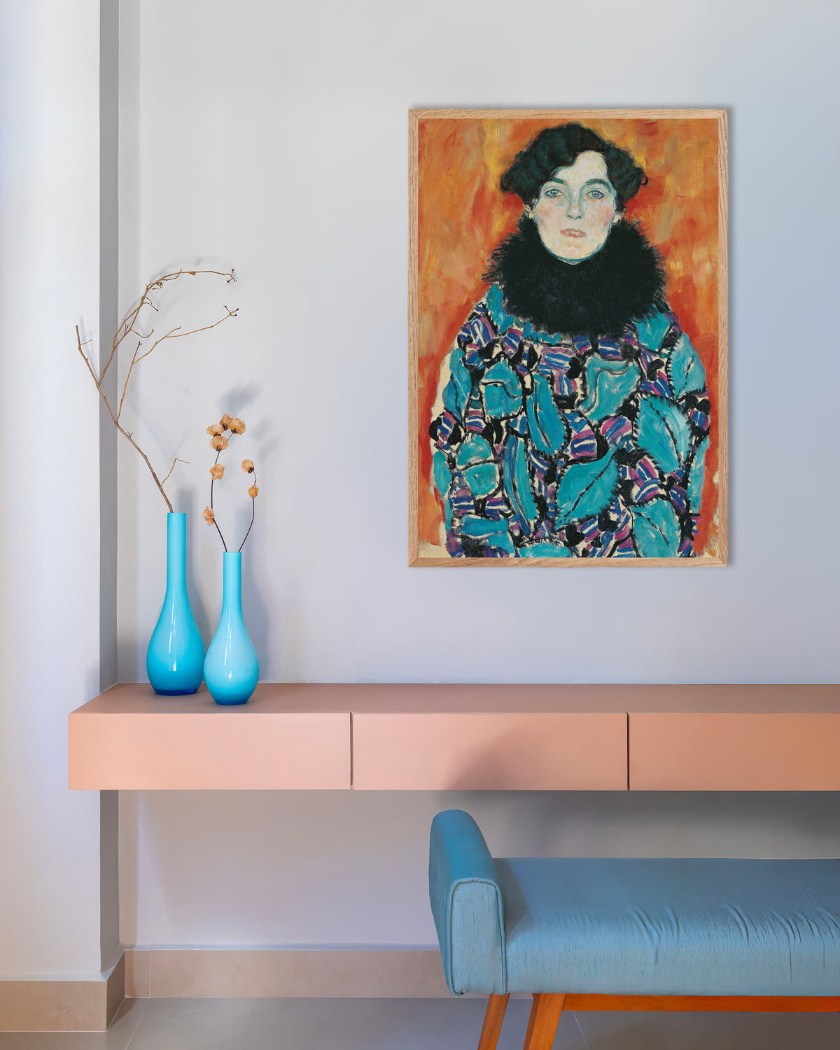 Poster Portret van Johanna Staude (1917) van Gustav Klimt met naturel houten lijst