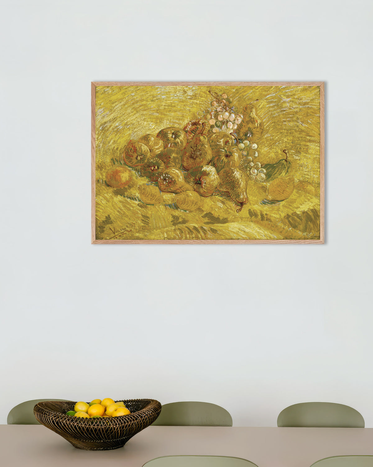 Poster van Kweeperen, citroenen, peren en druiven (1887) van Vincent van Gogh, met naturel houten lijst