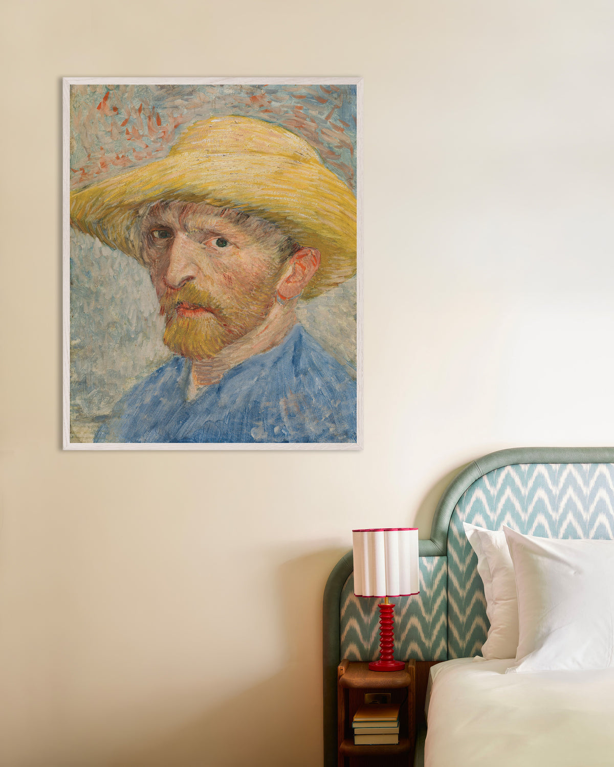 Poster van Zelfportret met strohoed en blauwe kiel (1887) van Vincent van Gogh, met witte houten lijst