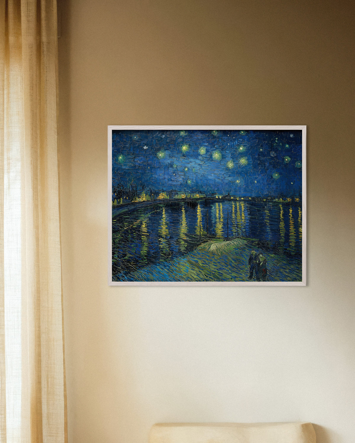 Poster van Sterrennacht boven de Rhône (1888) van Vincent van Gogh, met witte houten lijst