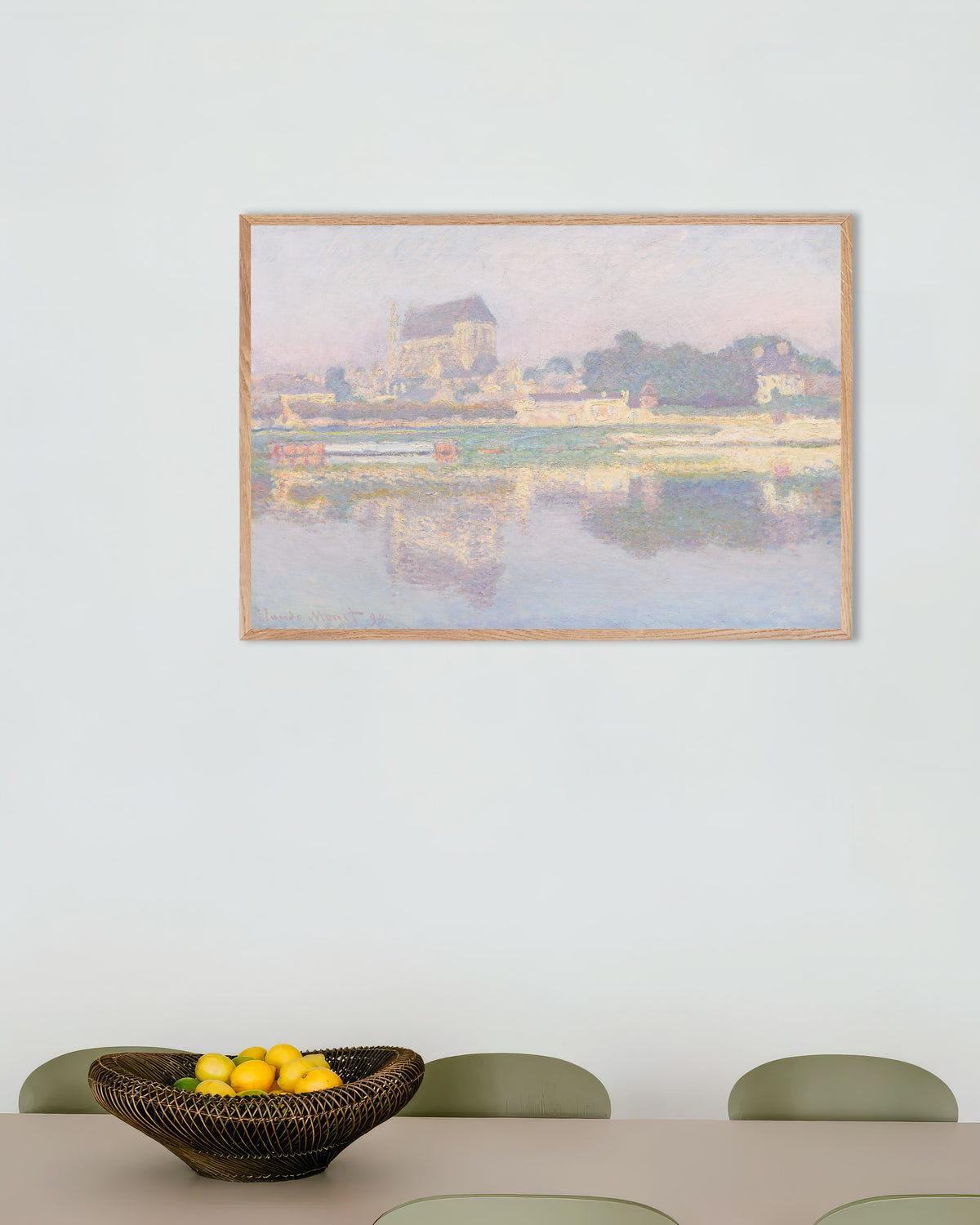 Poster De kerk van Vernon, zon (1894) van Claude Monet met naturel houten lijst