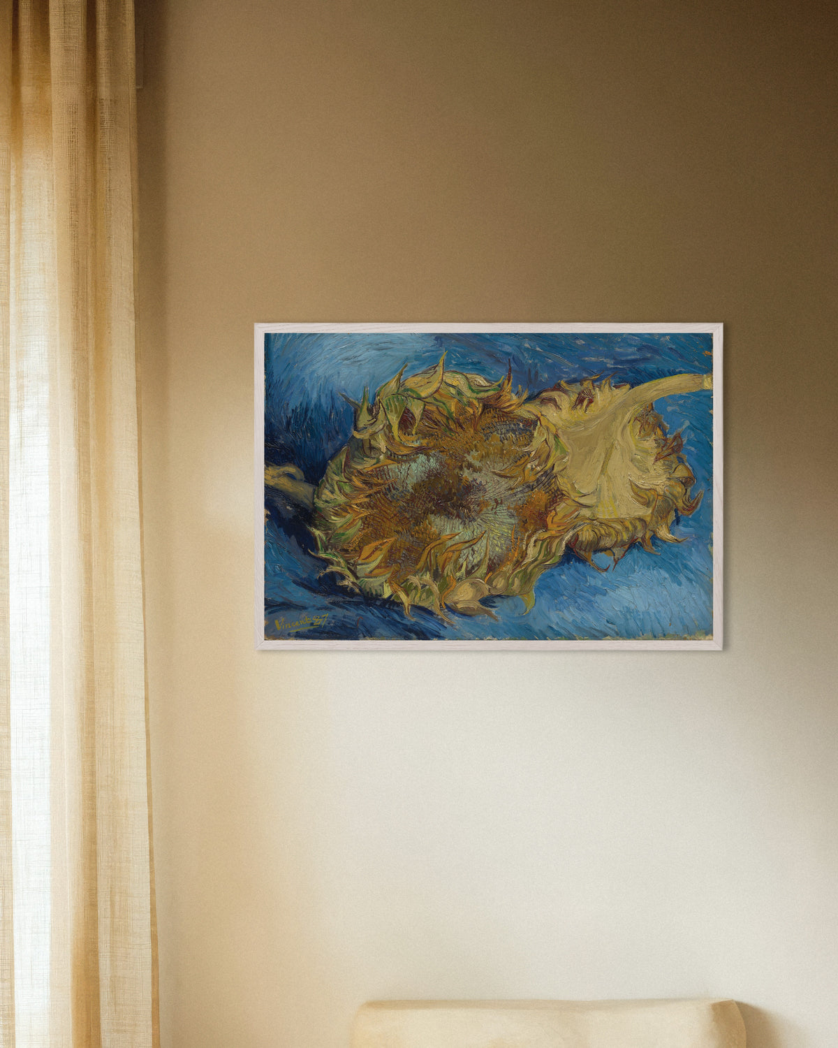 Poster van Twee afgesneden zonnebloemen (1887) van Vincent van Gogh, met witte houten lijst