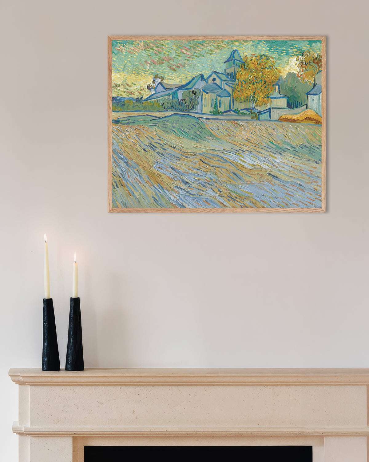 Poster van Uitzicht op het gesticht en de kapel in Saint-Rémy (1889) van Vincent van Gogh, met een naturel houten lijst