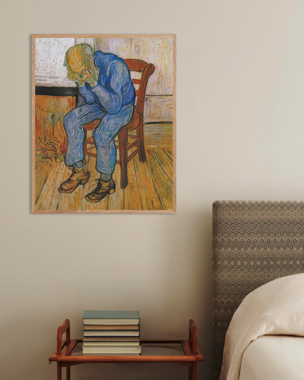 Poster van Bij de poort der eeuwigheid (1890) van Vincent van Gogh, met naturel houten lijst