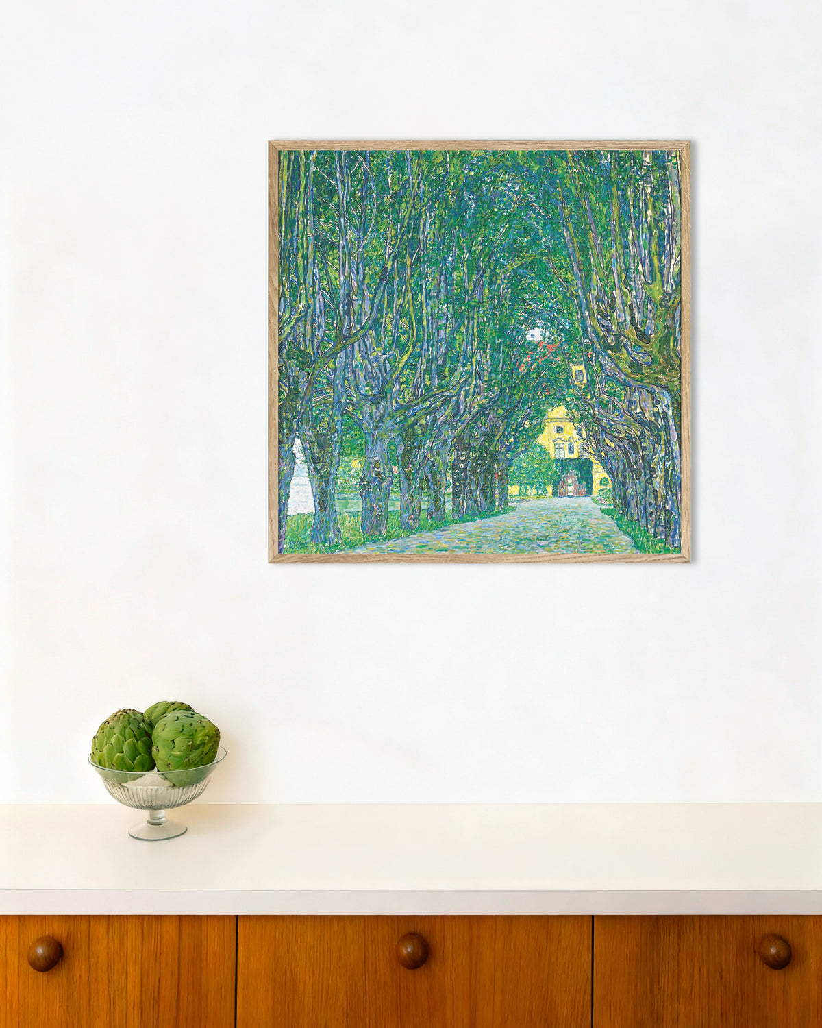 Poster Laan naar Schloss Kammer (1912) van Gustav Klimt met naturel houten lijst