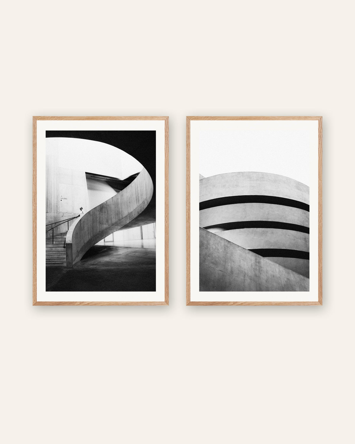 Brutalisme posters, set van 2: rondingen in beton, in naturel eikenhouten lijsten