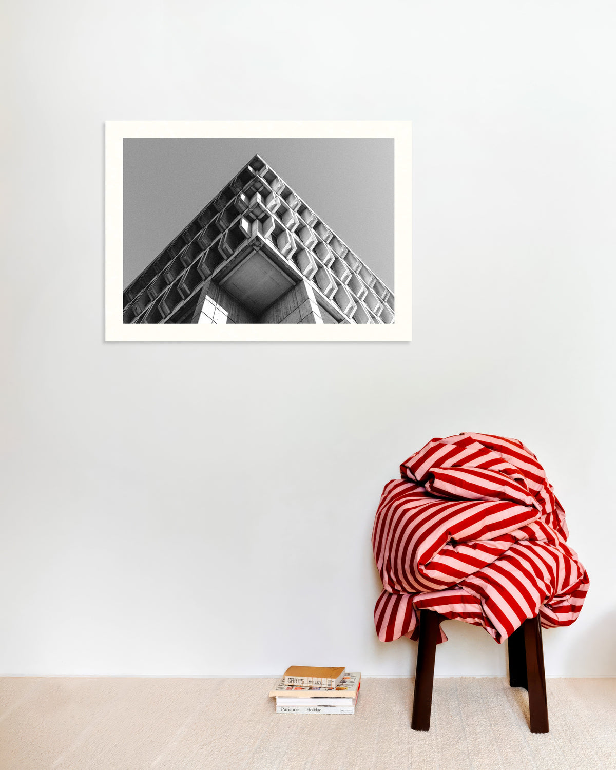 Poster ‘Cassettegevel op een hoek in scherp perspectief’