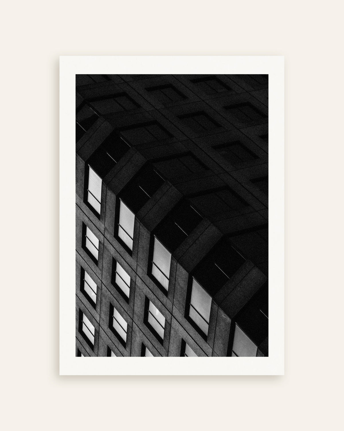 Poster ‘Betonnen raster bij nacht’, miniatuur