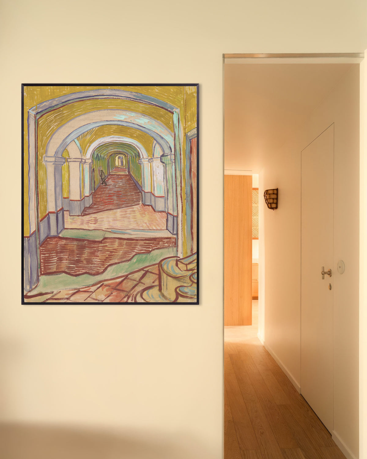 Poster van Gang in het gesticht (1889) van Vincent van Gogh, met metalen lijst