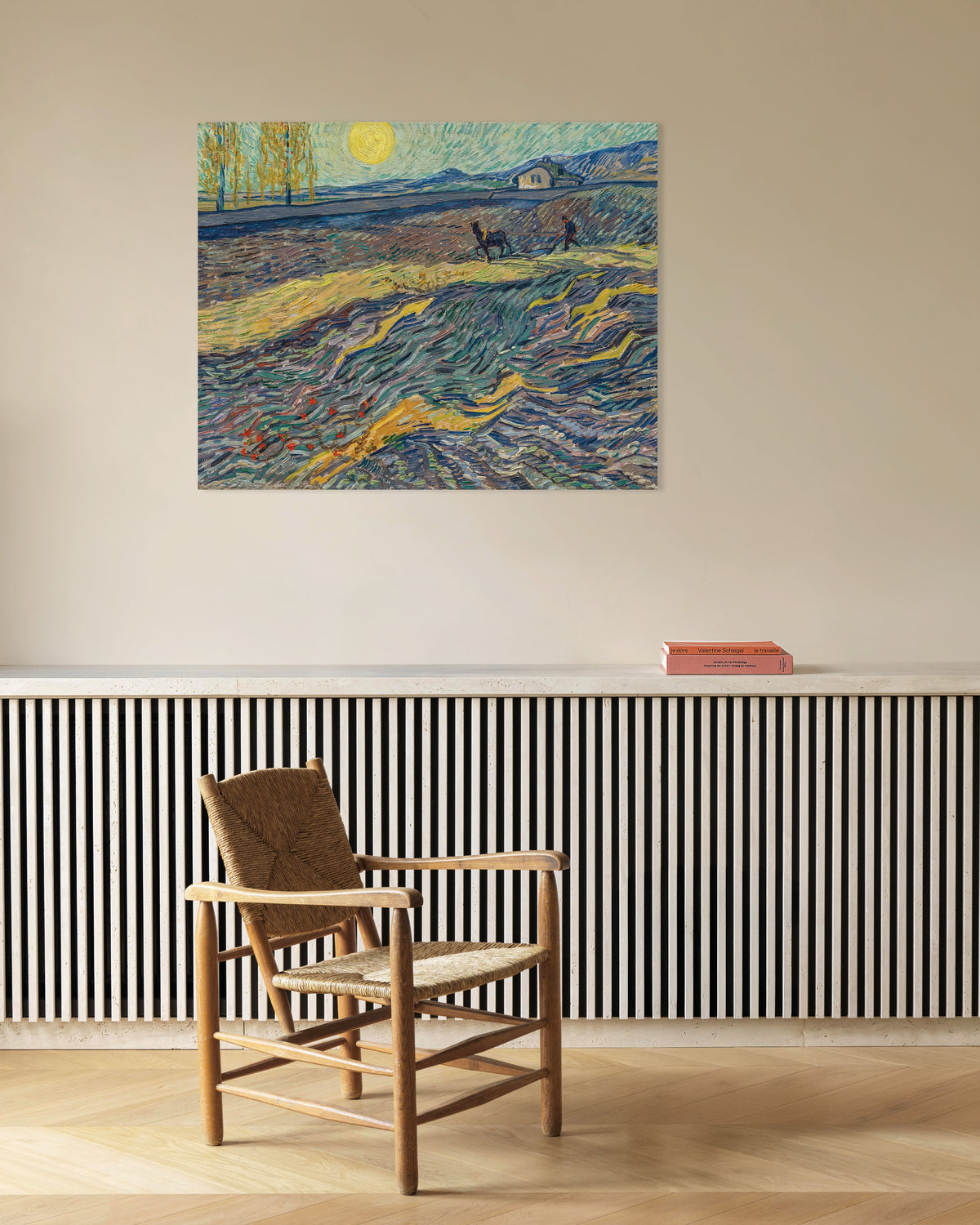 Poster van Omheind veld met ploegende boer (1889) van Vincent van Gogh