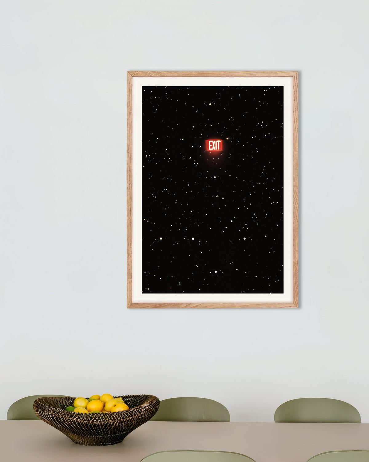 Poster van Uitgang naar het universum, met naturel houten lijst