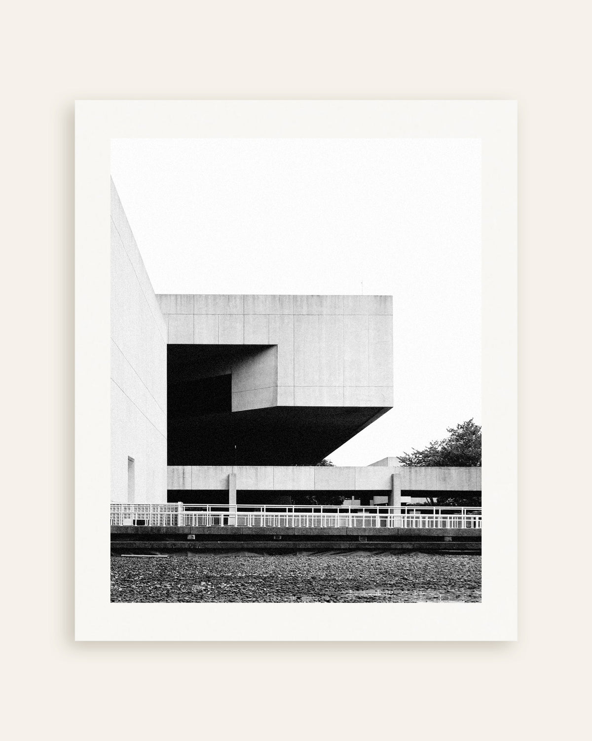 Poster ‘Zwevend betonblok’, miniatuur