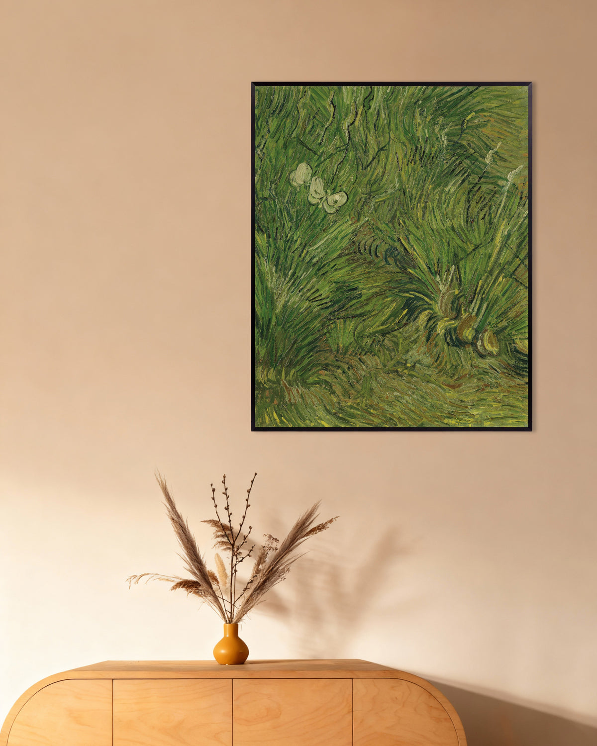 Poster van Tuin met vlinders (1889) van Vincent van Gogh, met metalen lijst