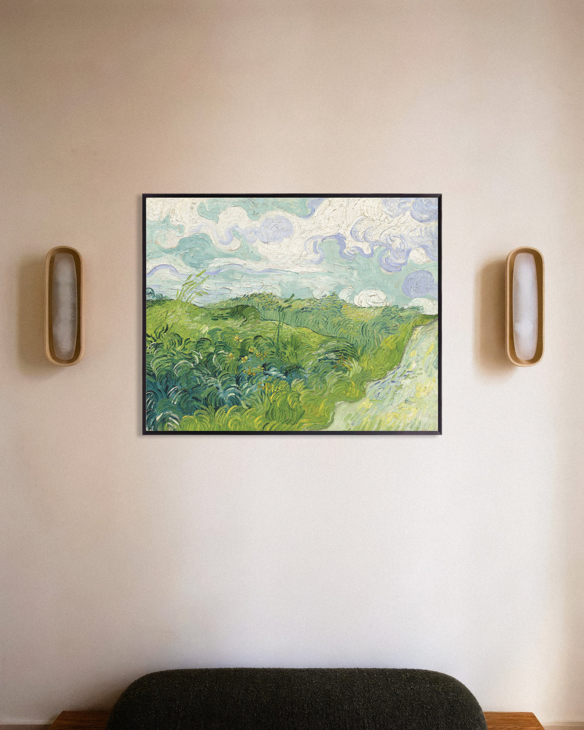 Poster van Groene korenvelden, Auvers (1890) van Vincent van Gogh, met metalen lijst