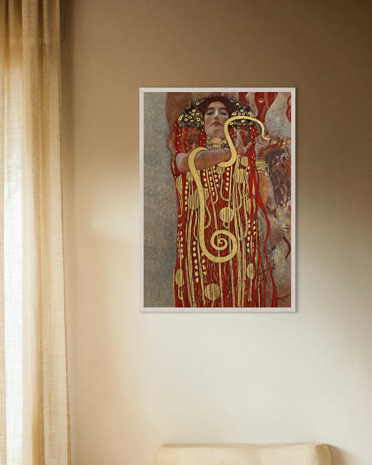 Poster Hygieia, detail van De Geneeskunde (1907) van Gustav Klimt met witte houten lijst