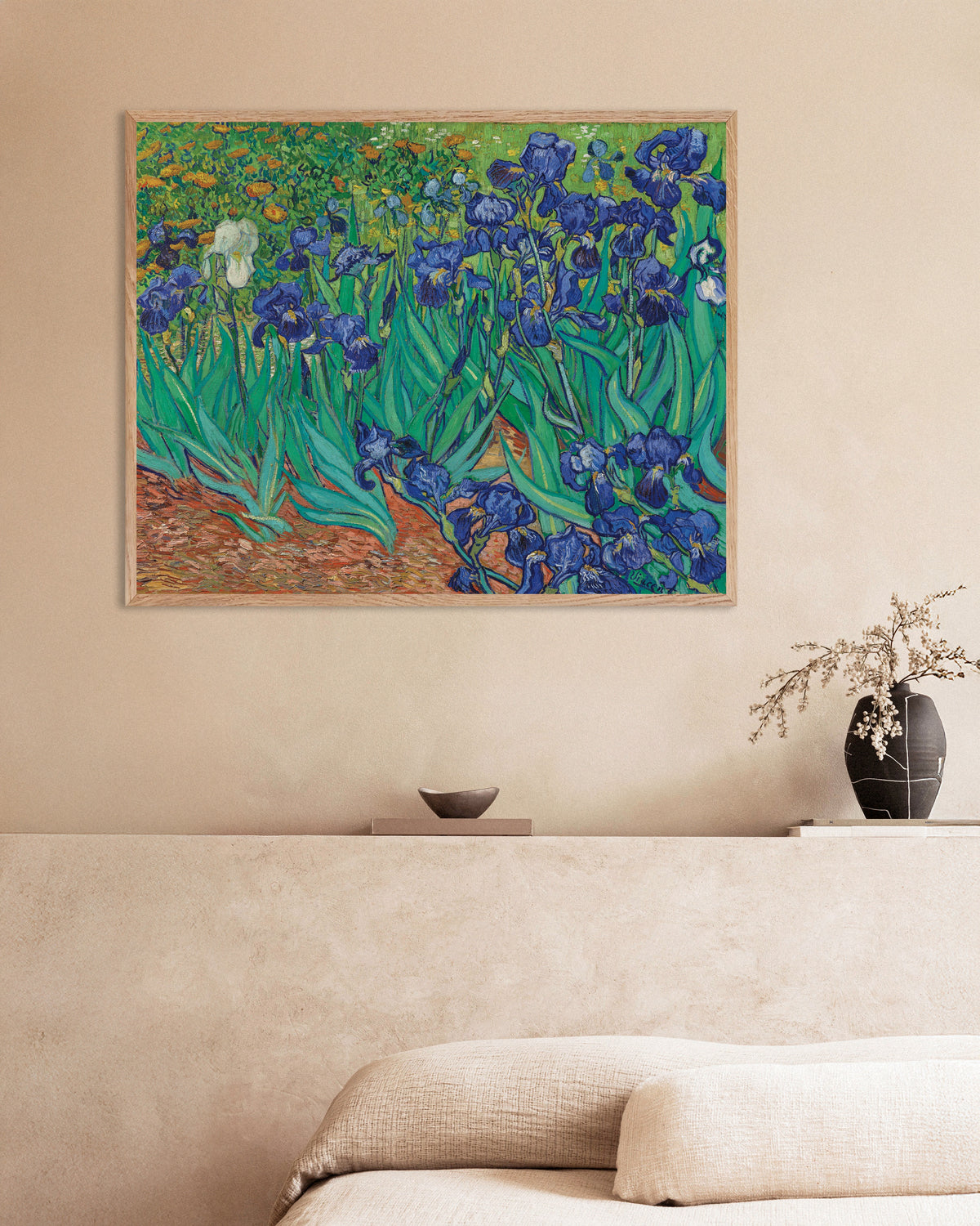 Poster van Irissen (1889) van Vincent van Gogh, met naturel houten lijst