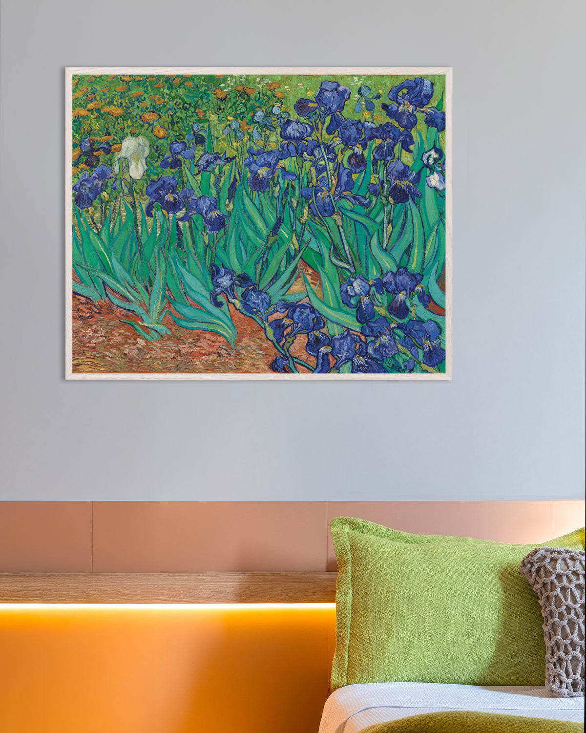 Poster van Irissen (1889) van Vincent van Gogh, met witte houten lijst