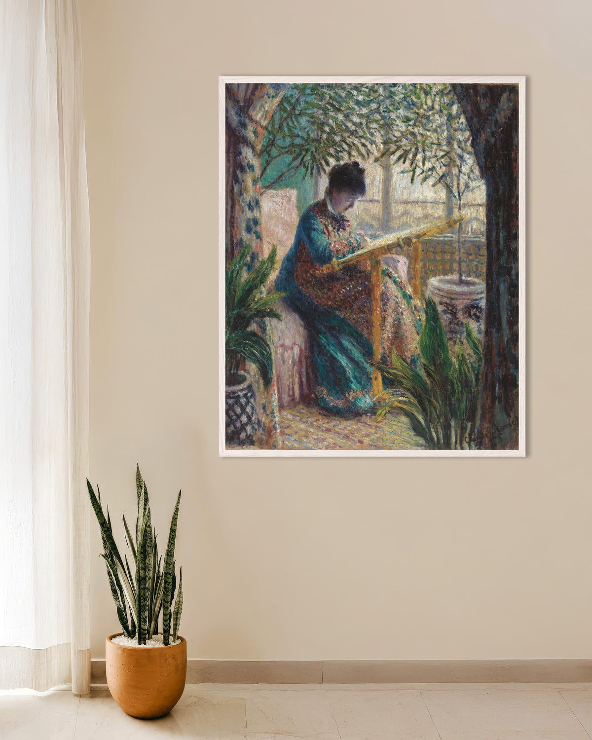 Poster Madame Monet aan het borduren (1875) van Claude Monet met witte houten lijst