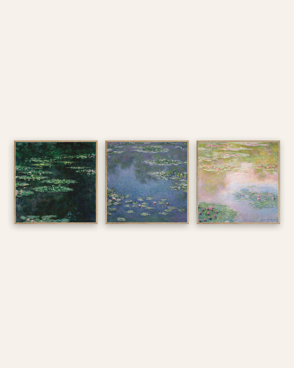 Monet waterlelies posters, set van 3: vierkante gezichten op de vijver, in naturel eikenhouten lijsten