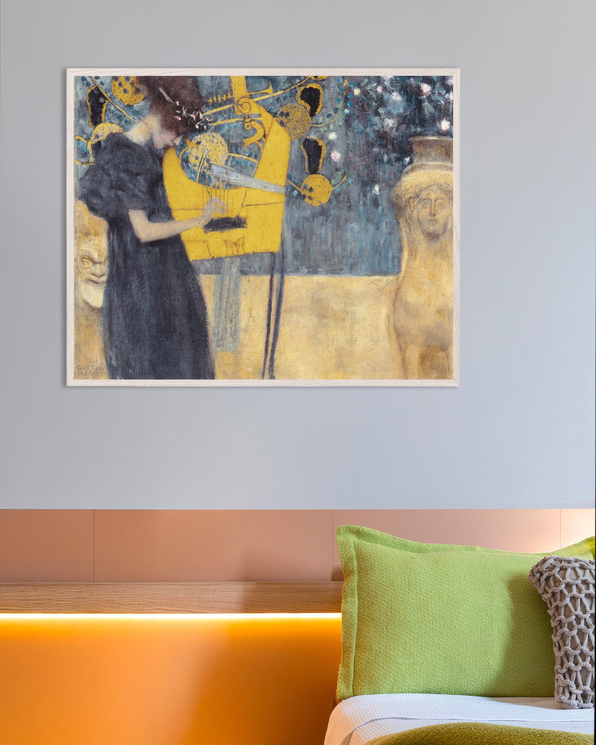 Poster De muziek I (1895) van Gustav Klimt met witte houten lijst