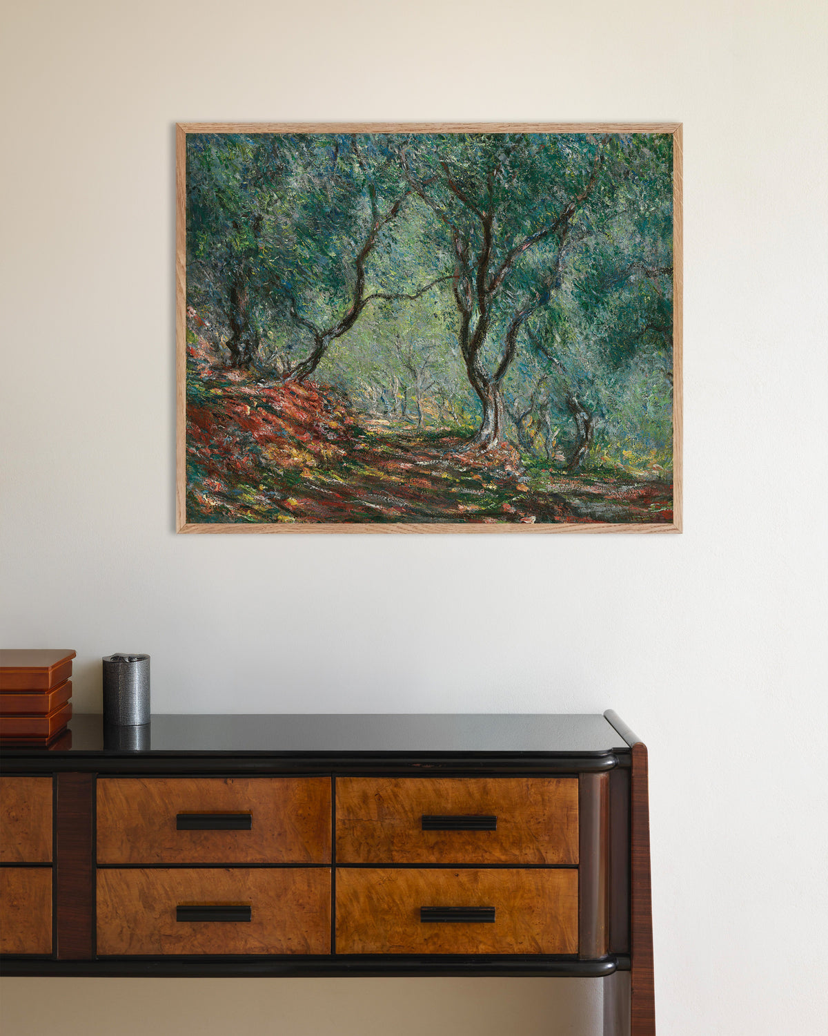 Poster Olijfbomen in de tuin van Moreno (1884) van Claude Monet met naturel houten lijst