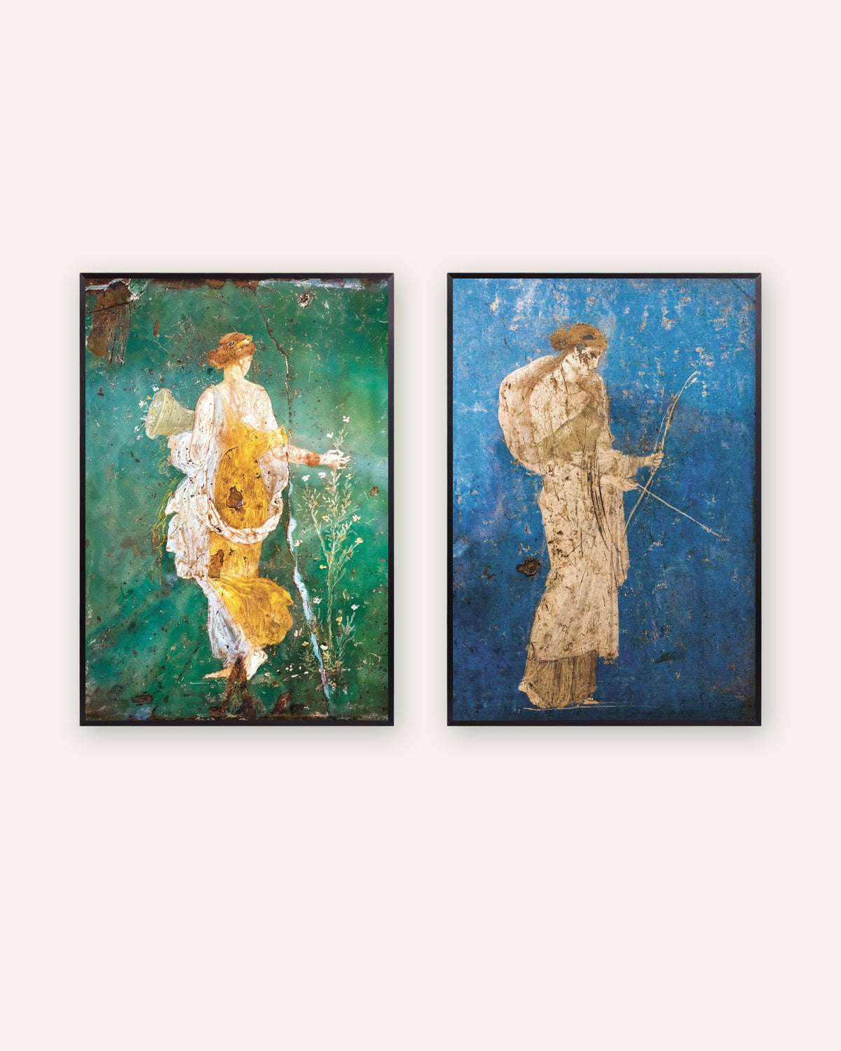 Set van 2 posters met Romeinse fresco’s, Flora en Artemis, in zwarte metalen lijsten