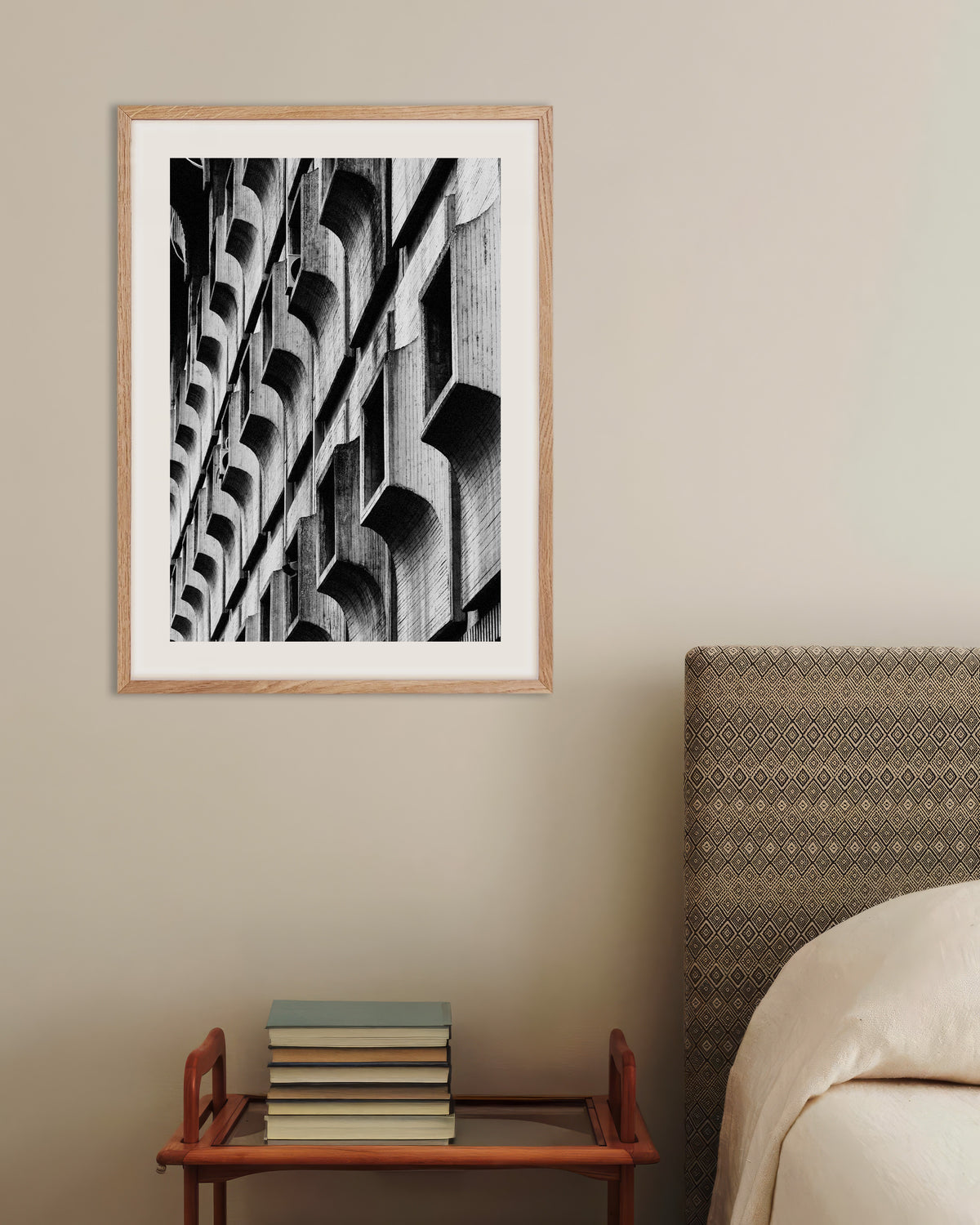 Poster ‘Ramen met geschulpte lijsten’, met naturel houten lijst