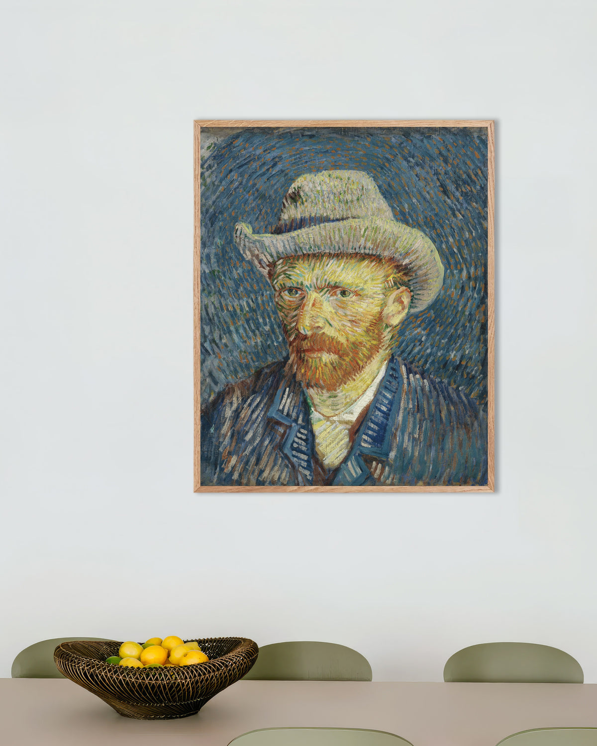 Poster van Zelfportret met grijze vilten hoed (1887) van Vincent van Gogh, met naturel houten lijst