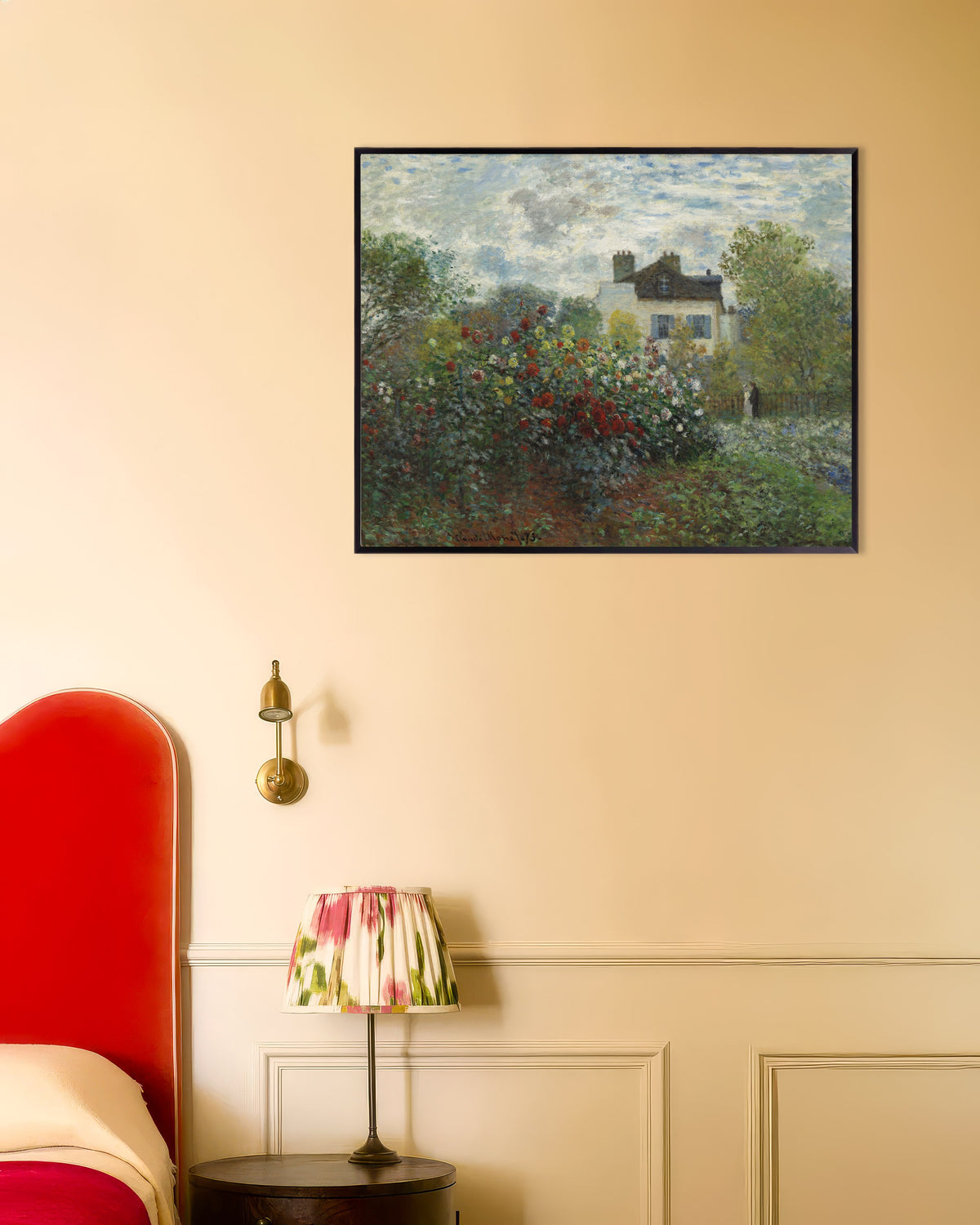 Poster De tuin van de kunstenaar in Argenteuil, een hoek met dahlia's (1873) van Claude Monet met metalen lijst