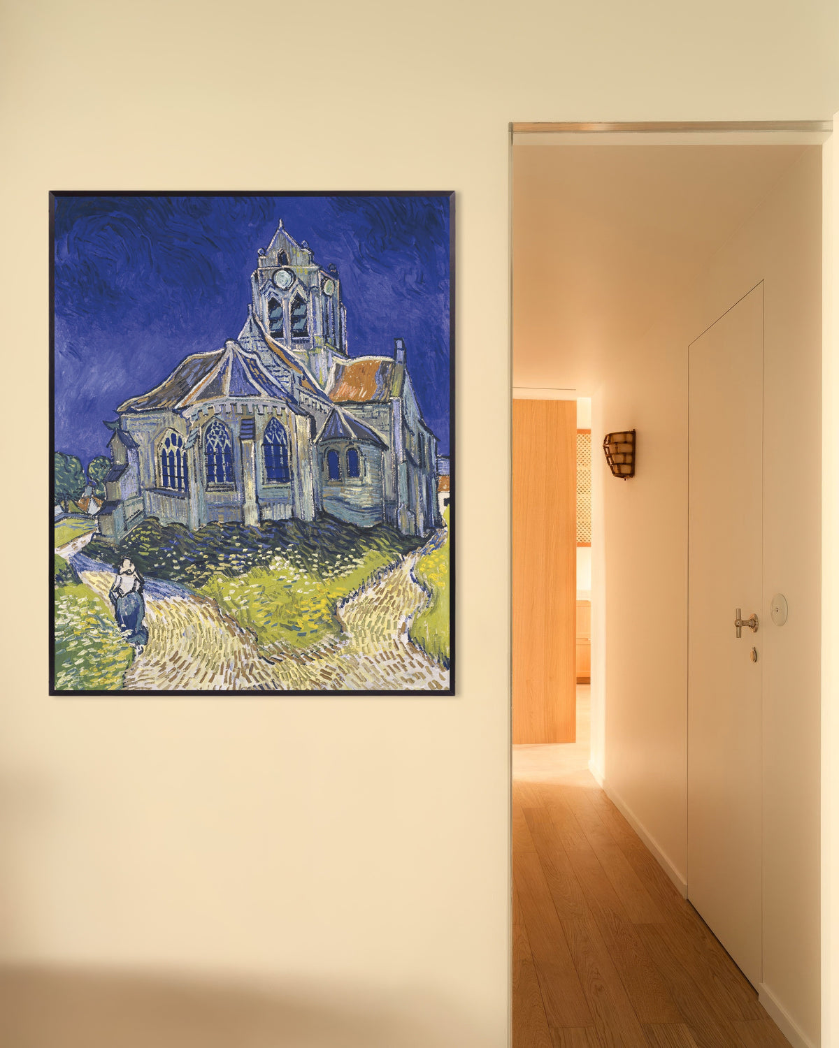 Poster van De kerk in Auvers-sur-Oise (1890) van Vincent van Gogh, met metalen lijst