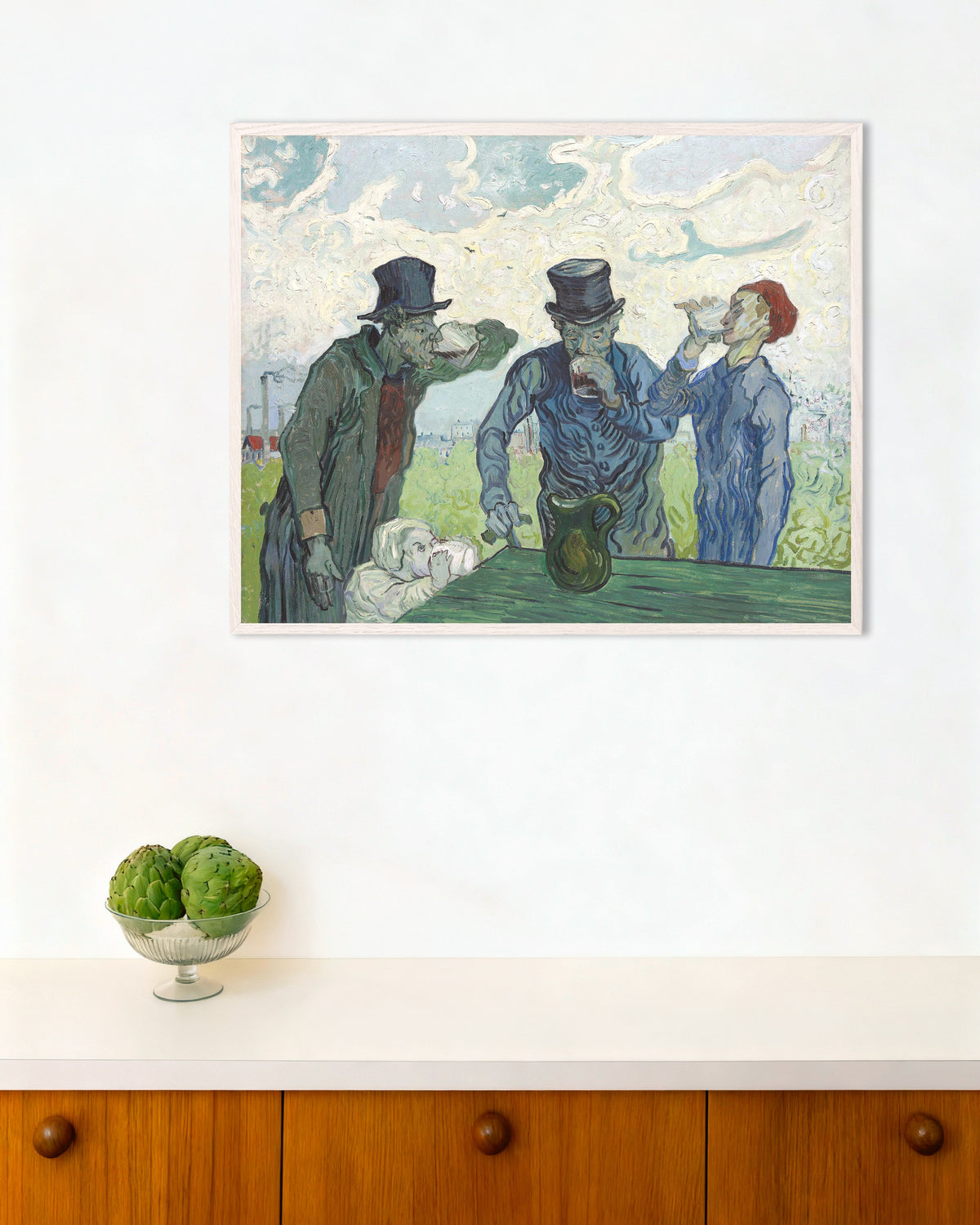Poster van De drinkers, naar Daumier (1890), van Vincent van Gogh, met witte houten lijst