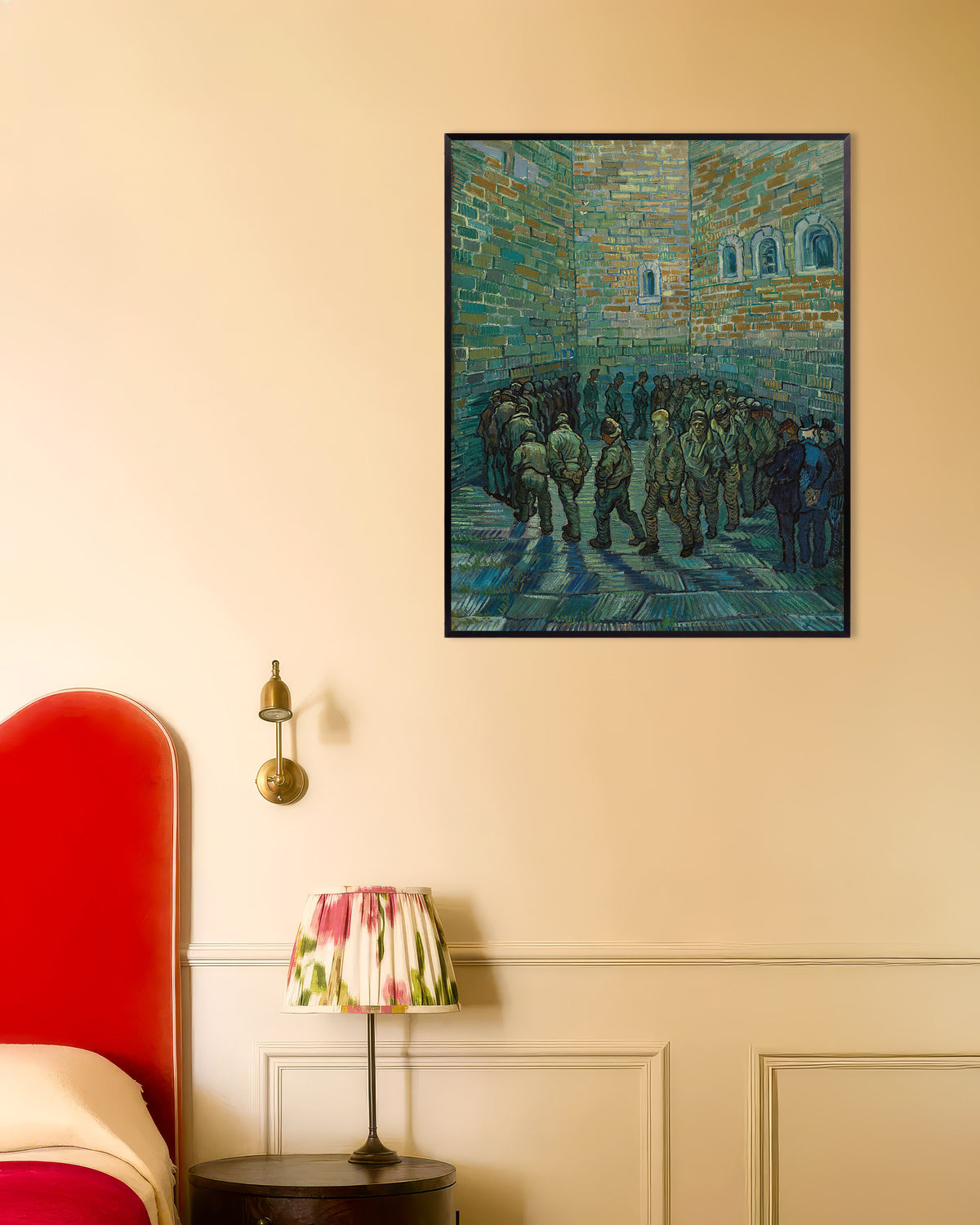 Poster van De gevangeniskoer, naar Doré (1890), van Vincent van Gogh, met metalen lijst