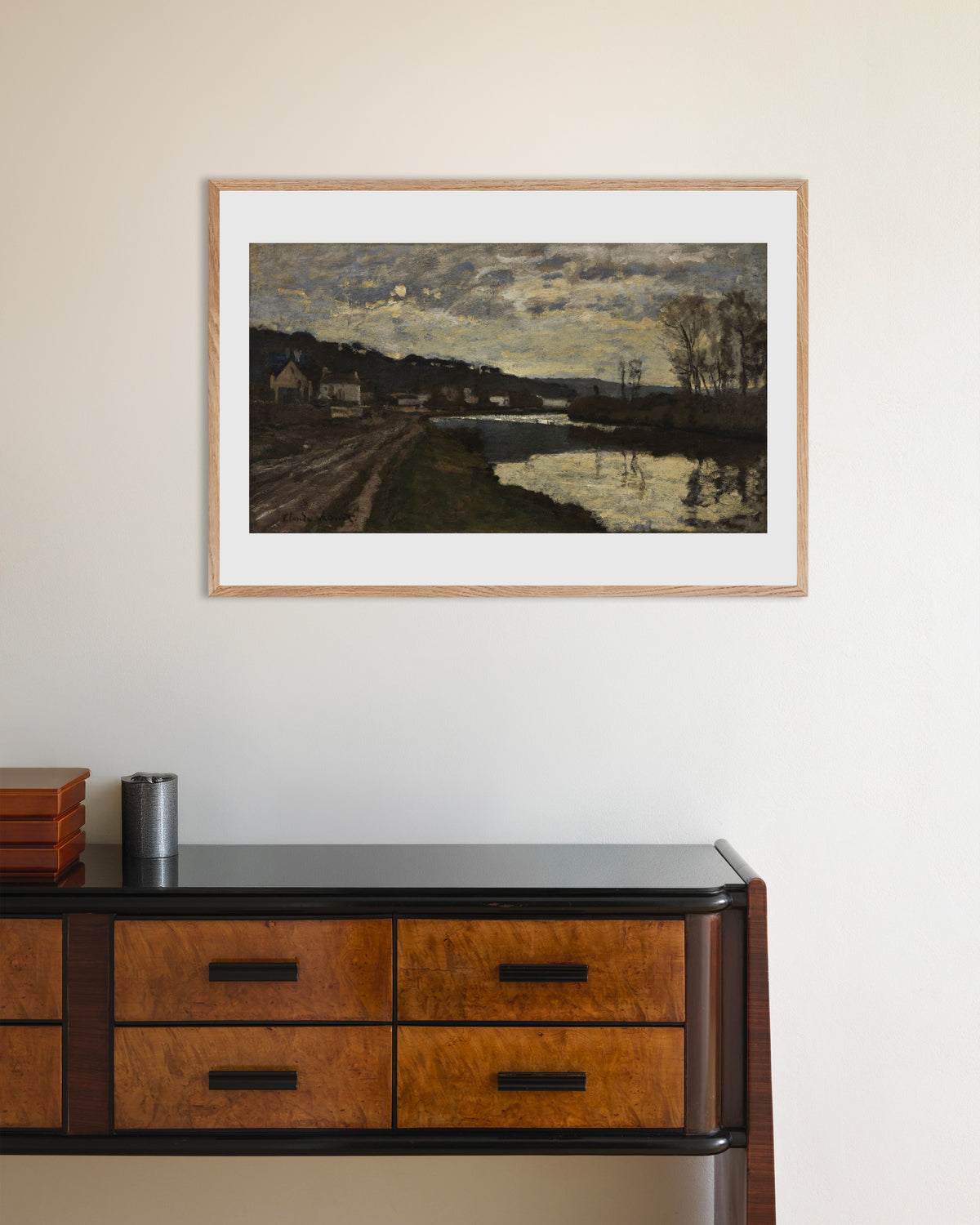 Poster De Seine bij Bougival (1870) van Claude Monet met naturel houten lijst