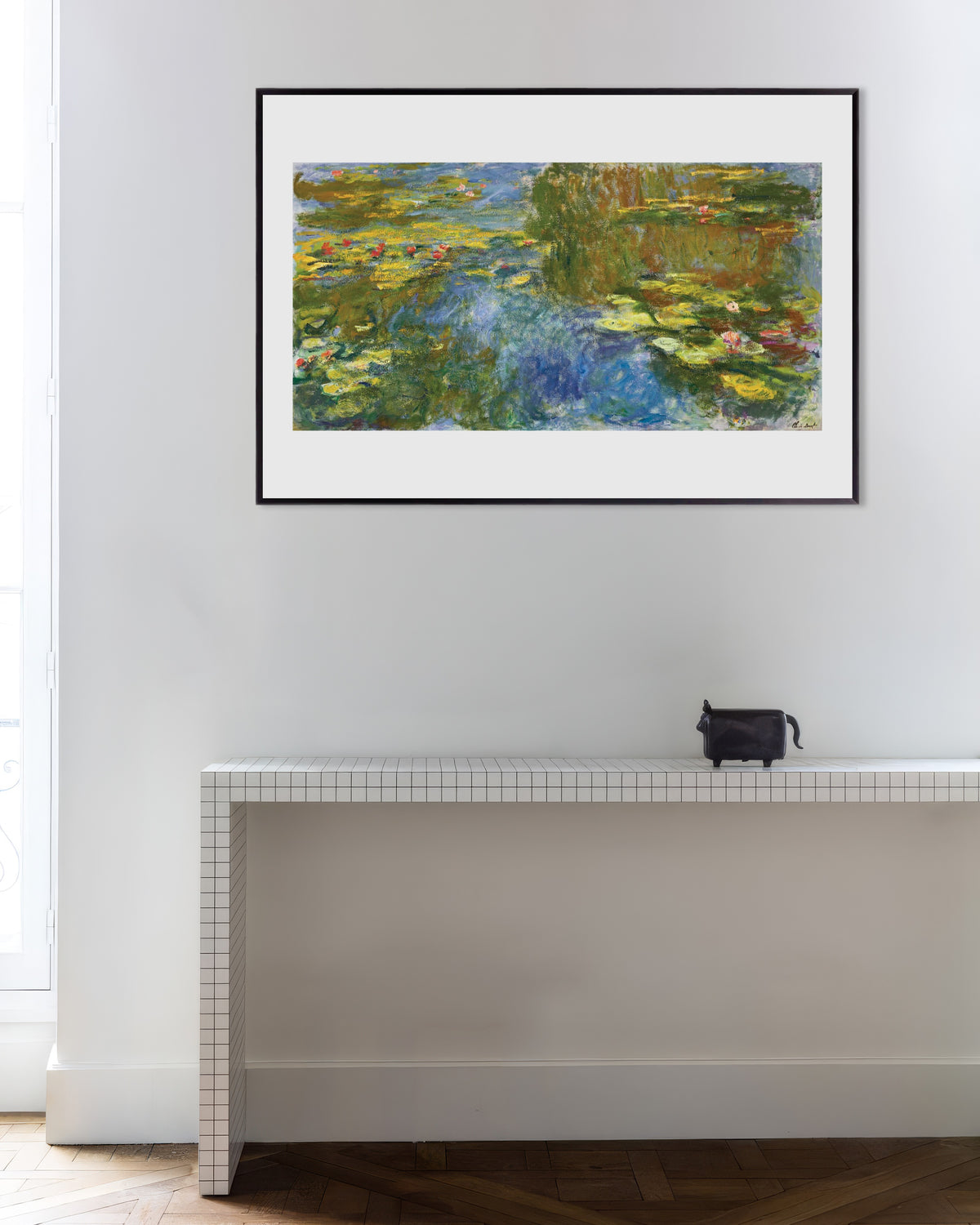 Poster De waterlelievijver (ca. 1917–1919) van Claude Monet met metalen lijst