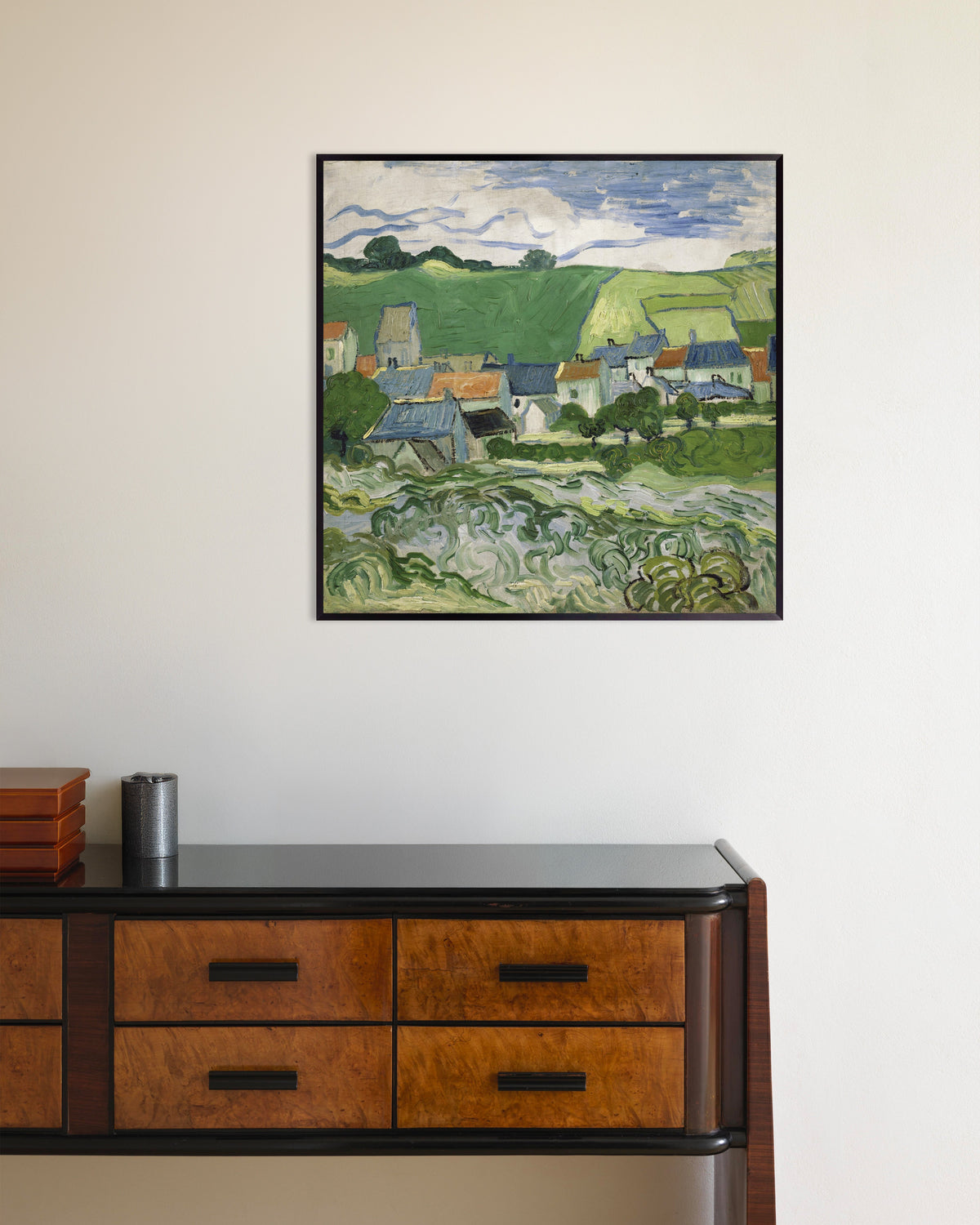 Poster van Uitzicht op Auvers (1890) van Vincent van Gogh, met metalen lijst